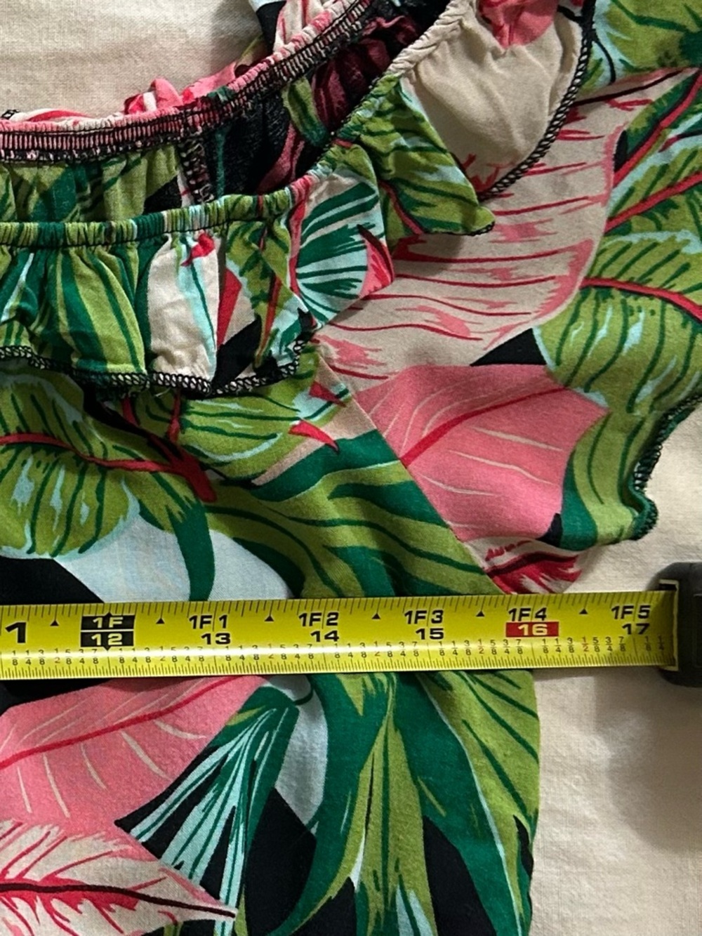 Delicious Black & Pink Tropical Off-Shoulder Crop Top - Picture 6 of 8
